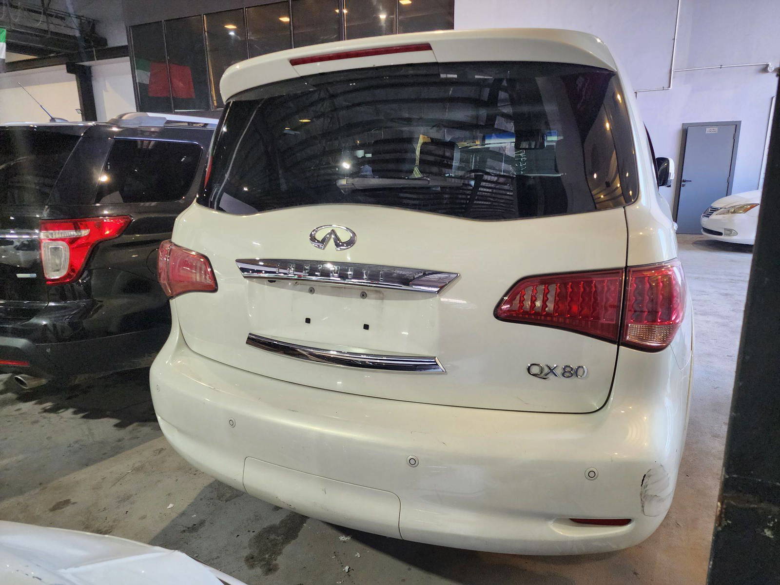2014 INFINITI QX80 — 178399 Miles — Lot 9065947 — Souq - Marhaba Auctions Used Cars - Image 4