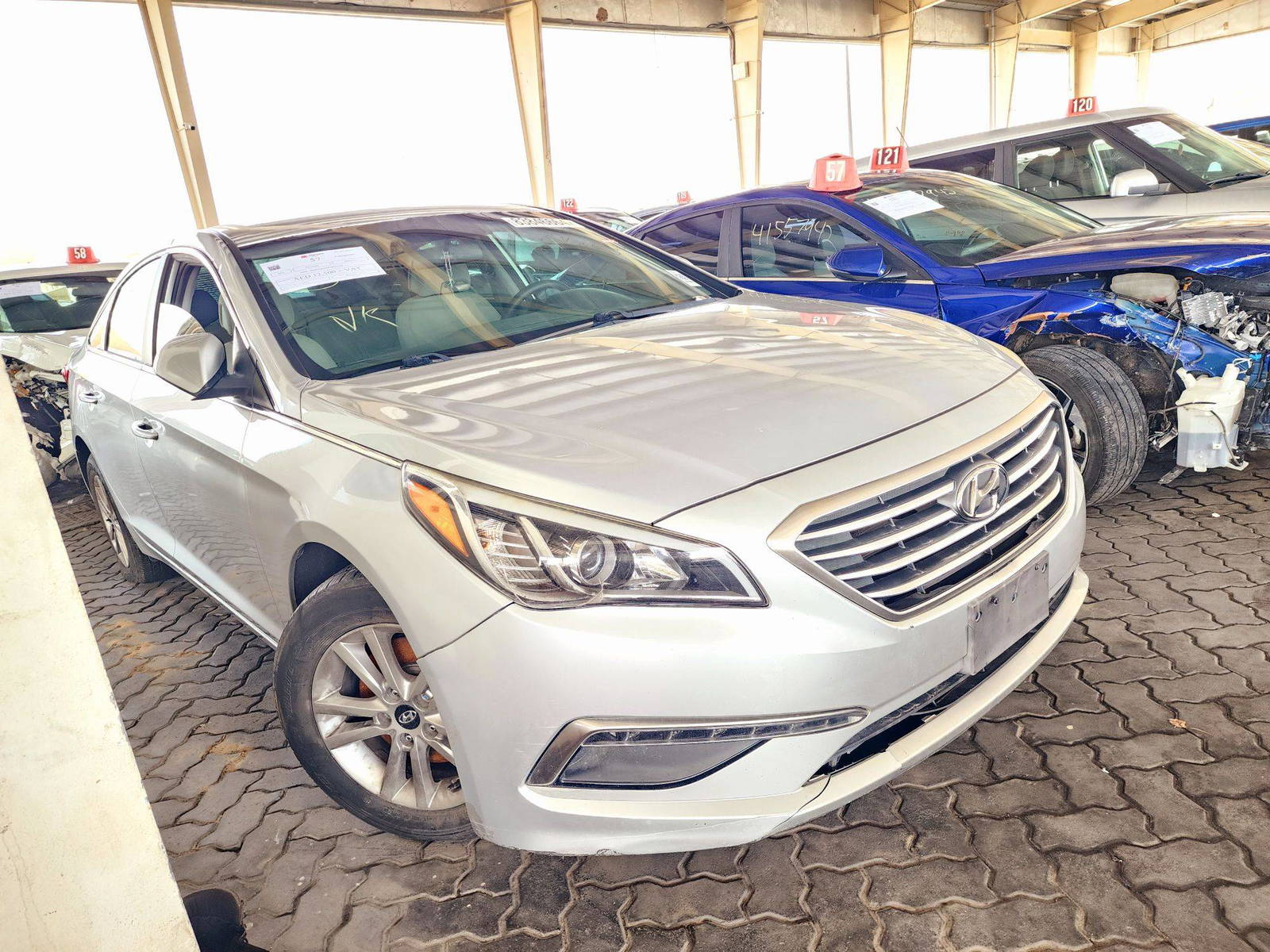 2015 HYUNDAI SONATA — 130630 Miles — Lot H075724 — Souq - Marhaba Auctions Used Cars - Image 4