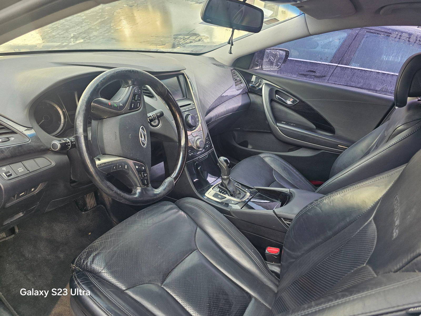 2012 HYUNDAI GRANDEUR — 151936 KM — Lot 201389 — Main - Marhaba Auctions Used Cars - Image 8