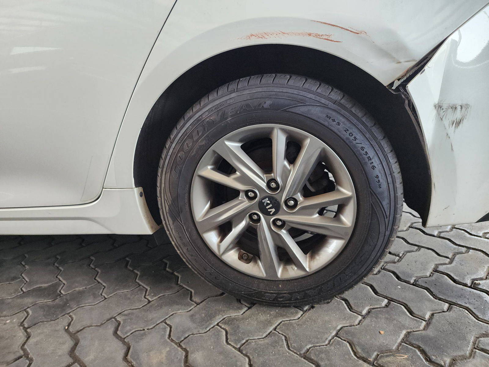 2019 KIA OPTIMA — 121551 Miles — Lot 36964689 — Souq - Marhaba Auctions Used Cars - Image 10