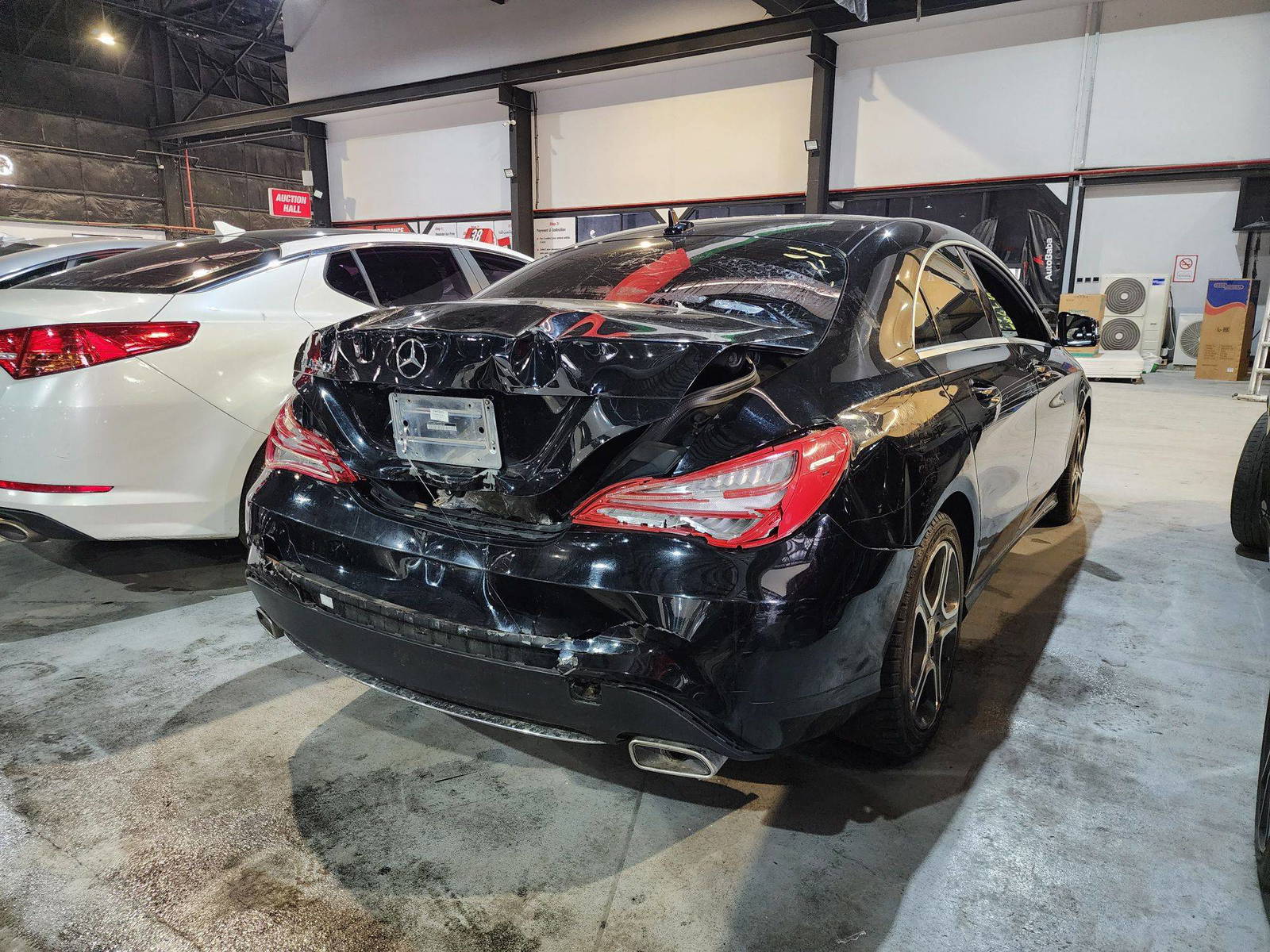 2014 MERCEDES BENZ CLA 250 — 198181 KM — Lot 12254042X — Ind. 12 - Marhaba Auctions Used Cars - Image 4