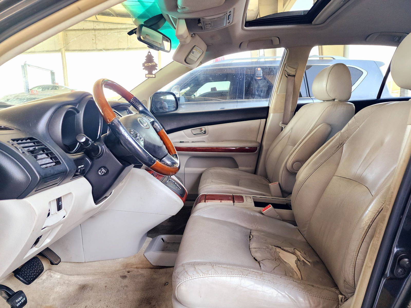 2008 LEXUS RX 400H — 212832 Miles — Lot 197595 — Souq - Marhaba Auctions Used Cars - Image 9