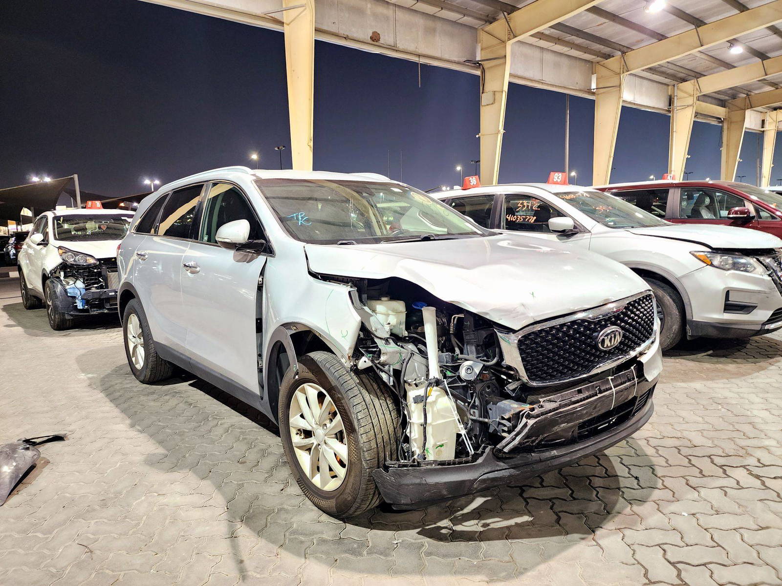 2017 KIA SORENTO — 140456 Miles — Lot 40841684 — Souq - Marhaba Auctions Used Cars - Image 4