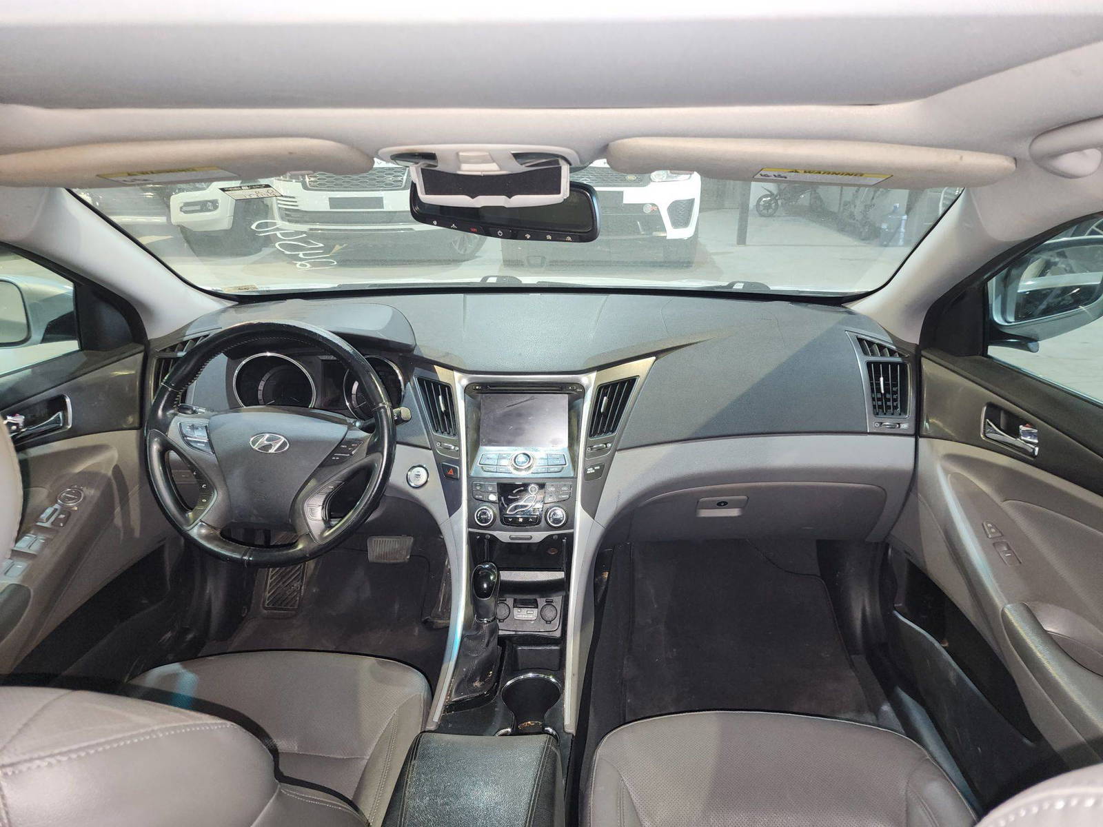 2015 HYUNDAI SONATA — 157144 Miles — Lot 124540 — Al Quoz - Marhaba Auctions Used Cars - Image 8