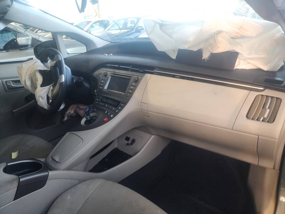2015 TOYOTA PRIUS — 142265 Miles — Lot 38039904 - Marhaba Auctions Used Cars - Image 8
