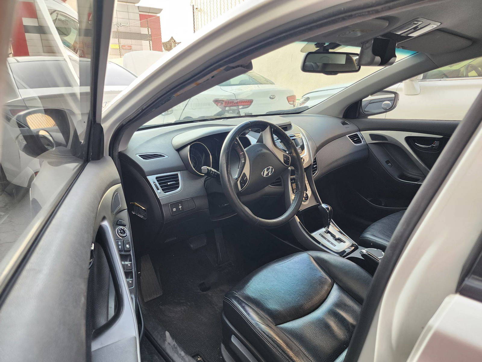 2011 HYUNDAI AVANTE — 140804 KM — Lot 075746 — Souq - Marhaba Auctions Used Cars - Image 9
