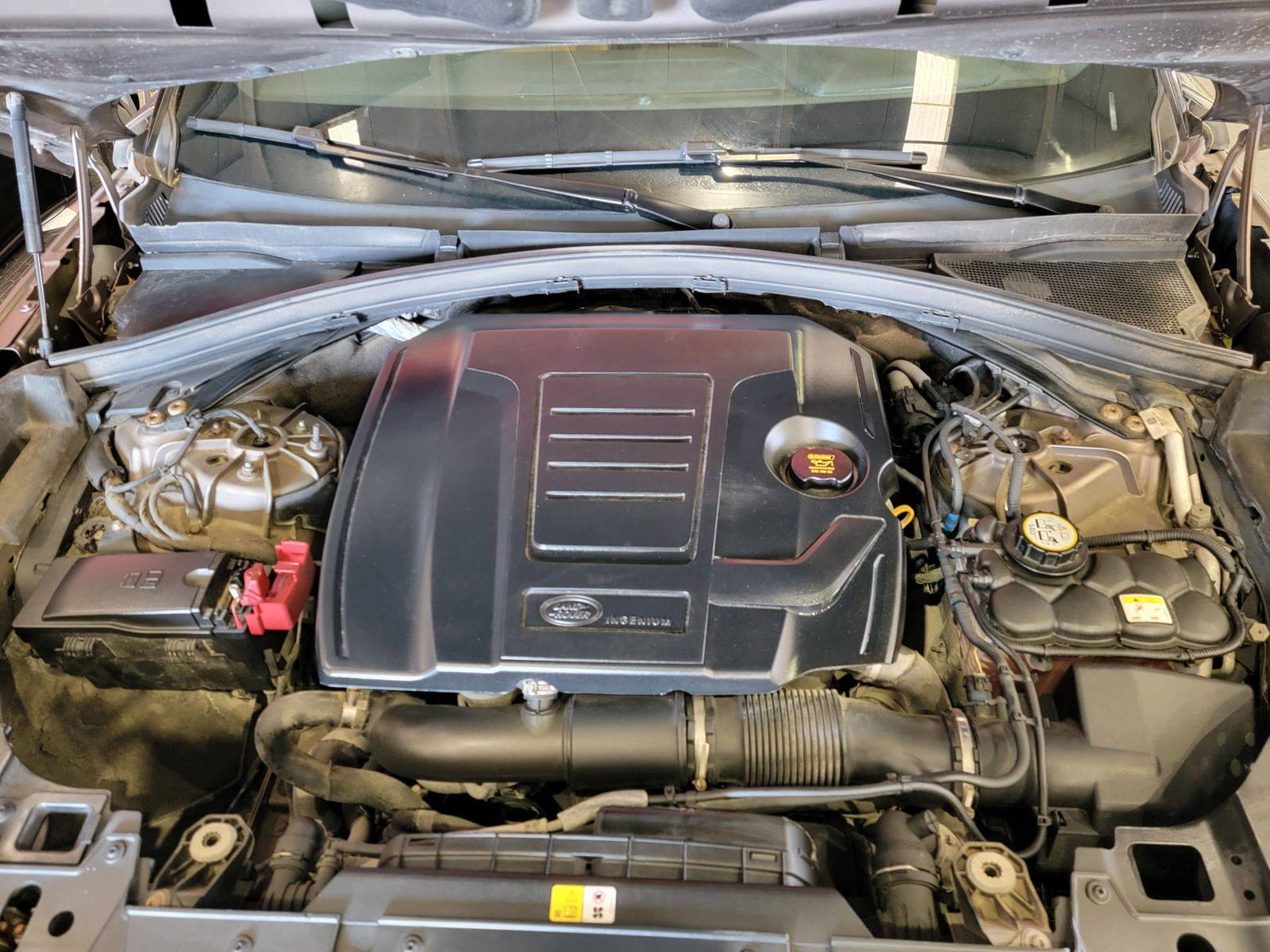 2019 LAND ROVER RANGE ROVER VELAR R-DYNAMIC S — 96496 KM — Lot 227011 — Main - Marhaba Auctions Used Cars - Image 32
