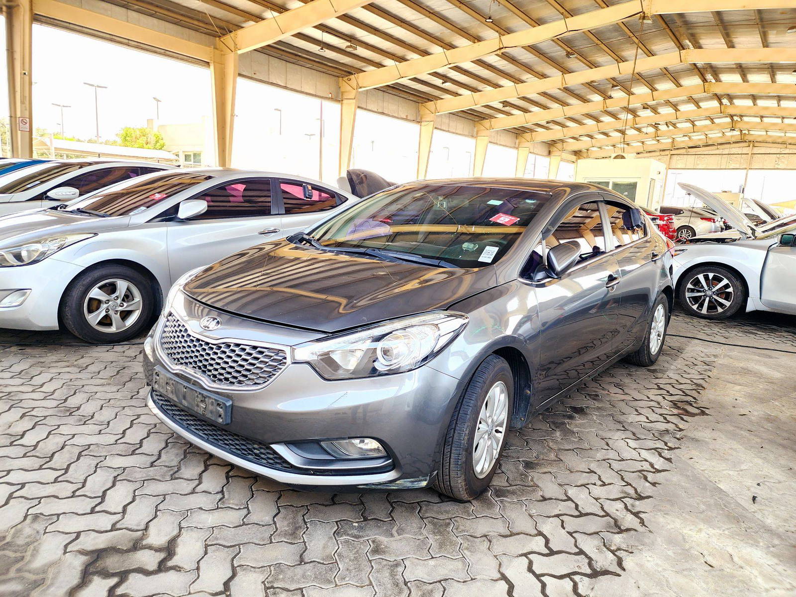 2013 KIA K3 — 89658 KM — Lot 028945 — Souq - Marhaba Auctions Used Cars - Image 5