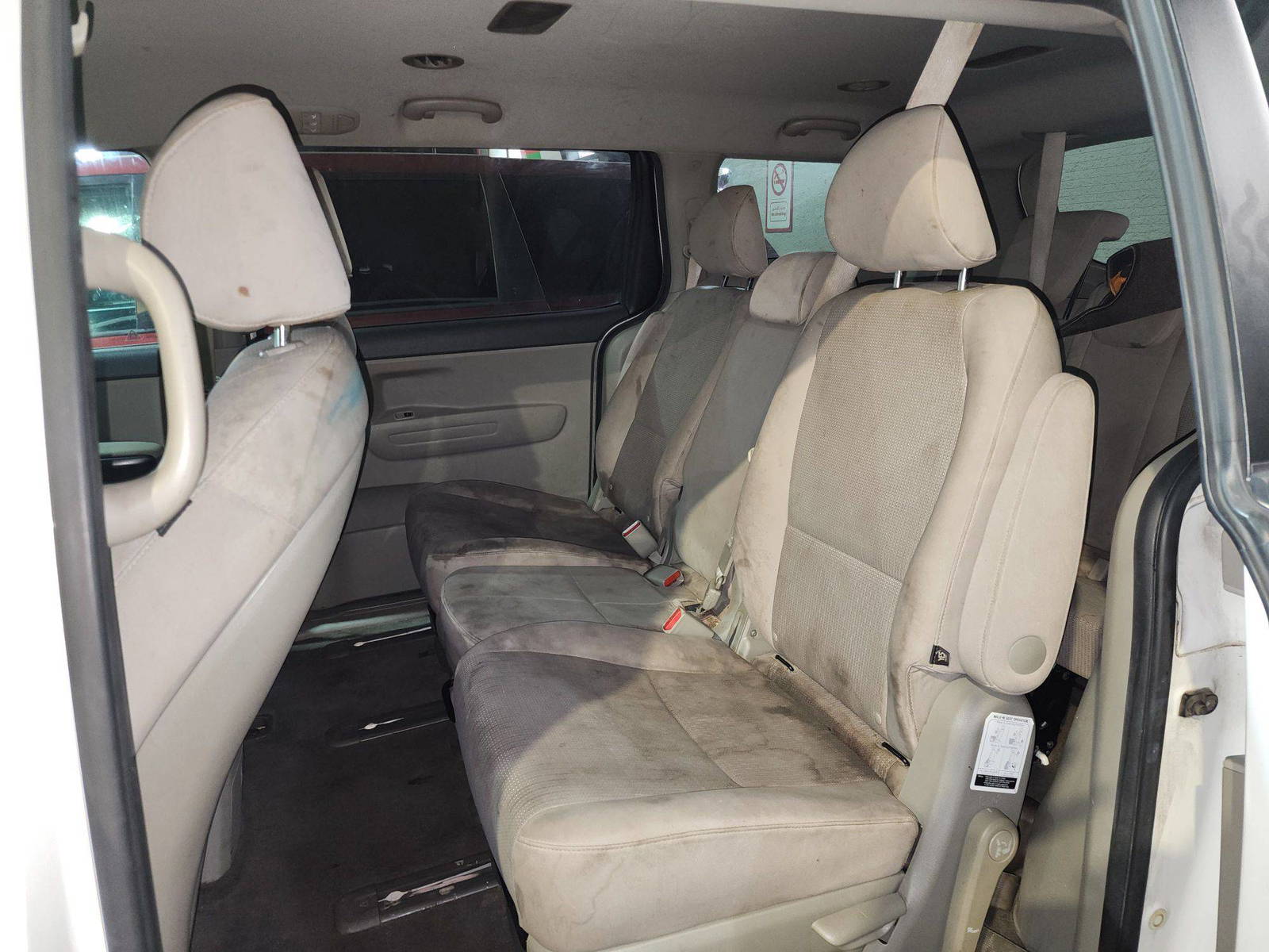 2017 KIA SEDONA — 174840 Miles — Lot 42137096 — Al Quoz - Marhaba Auctions Used Cars - Image 7