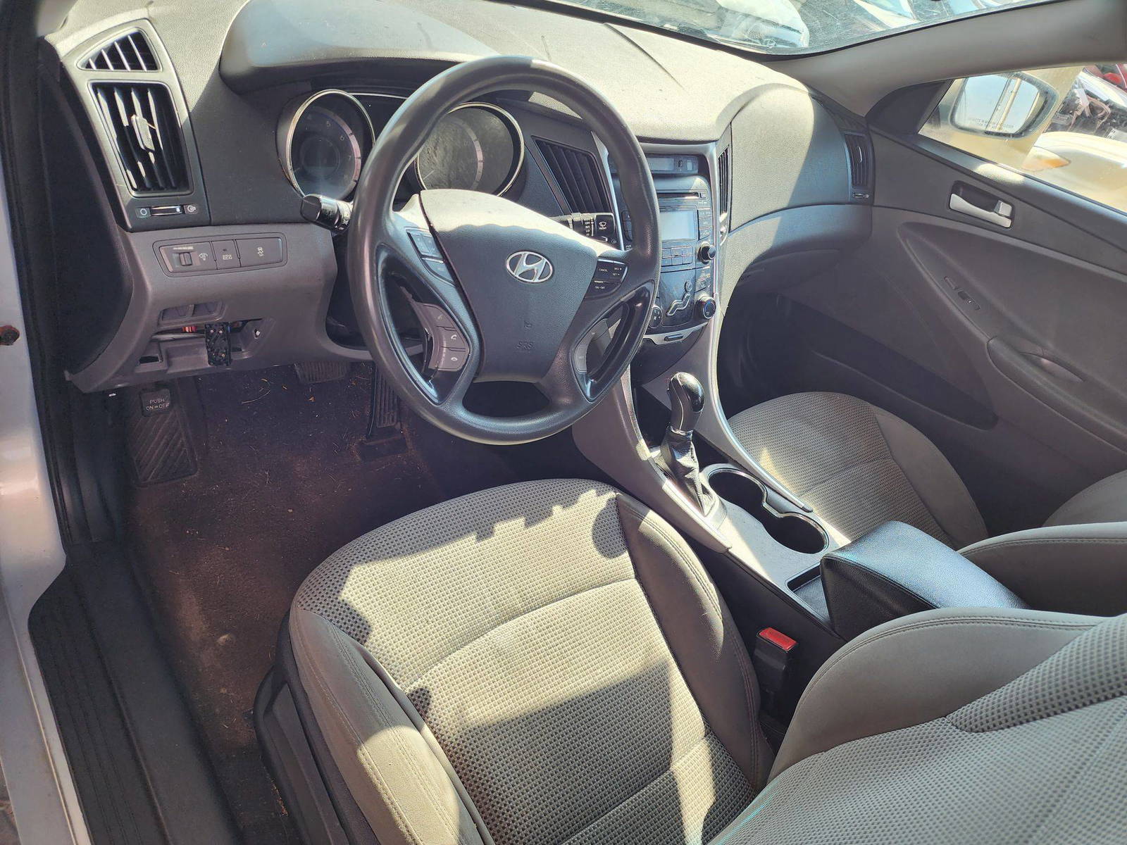 2012 HYUNDAI SONATA — 236351 Miles — Lot 37841568 - Marhaba Auctions Used Cars - Image 4