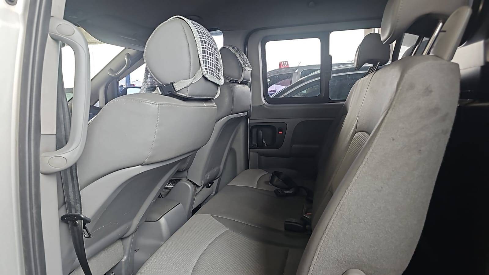 2010 HYUNDAI GRAND STAREX — 295715 KM — Lot 200520 — Souq - Marhaba Auctions Used Cars - Image 5