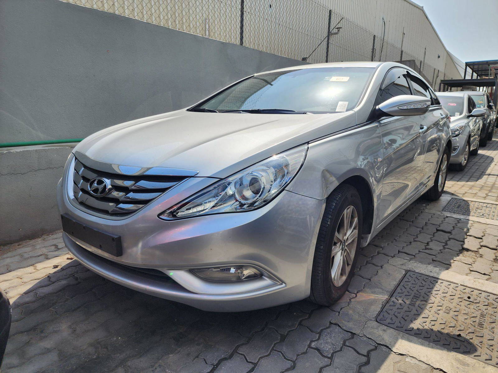 2011 HYUNDAI SONATA — 94702 KM — Lot 225954 — Al Quoz - Marhaba Auctions Used Cars - Image 3