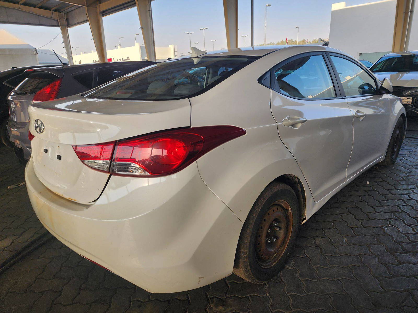2013 HYUNDAI ELANTRA — 219341 KM — Lot 229031 — Souq - Marhaba Auctions Used Cars - Image 5