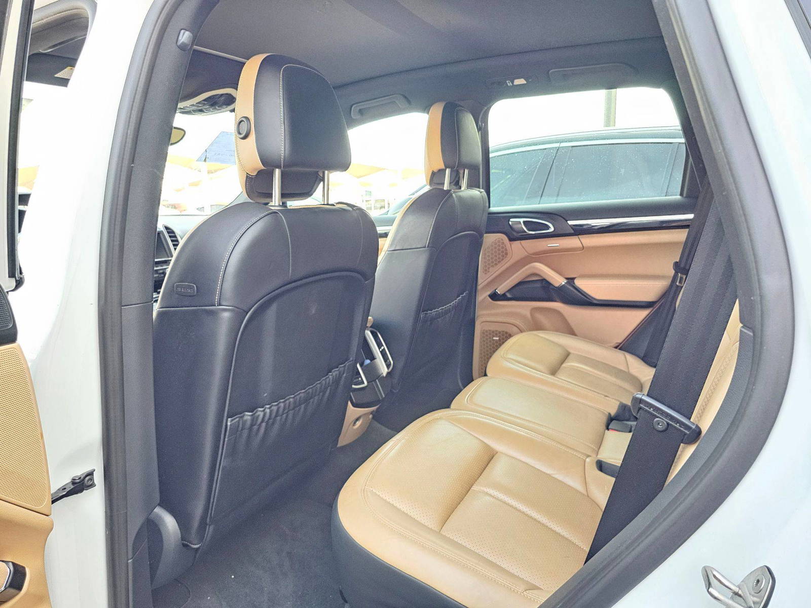 2016 PORSCHE Cayenne — 122317 Miles — Lot 46497305 — Souq - Marhaba Auctions Used Cars - Image 6