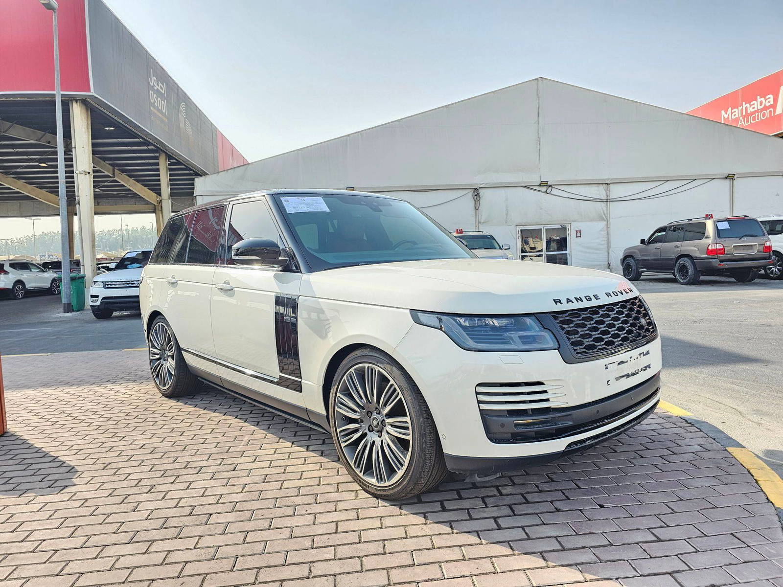 2021 LAND ROVER RANGE ROVER VOGUE — 131338 KM — Lot 428883 — Souq - Marhaba Auctions Used Cars - Image 4