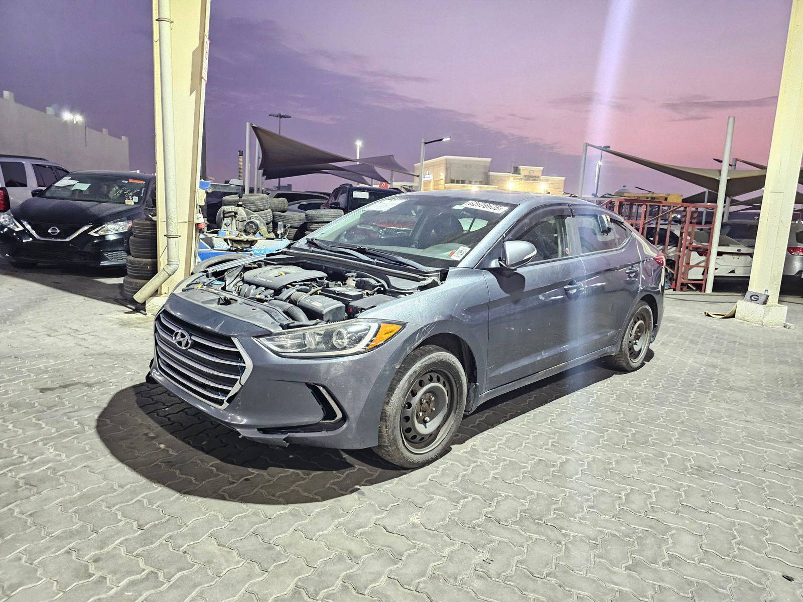 2018 HYUNDAI ELANTRA — 213175 KM — Lot 62676635 — Souq - Marhaba Auctions Used Cars - Image 4