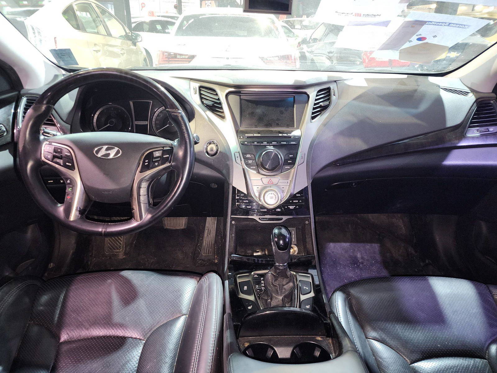 2011 HYUNDAI GRANDEUR — 112658 KM — Lot 027928 — Al Quoz - Marhaba Auctions Used Cars - Image 8