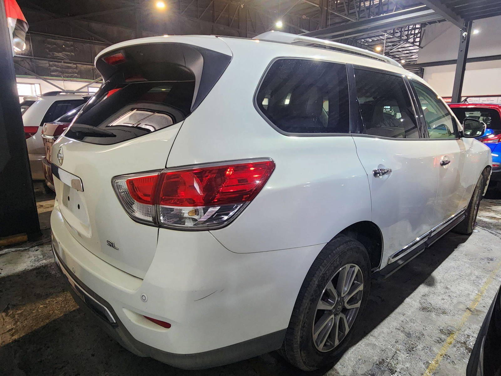 2013 NISSAN PATHFINDER — 200551 Miles — Lot 40659150 — Souq - Marhaba Auctions Used Cars - Image 6