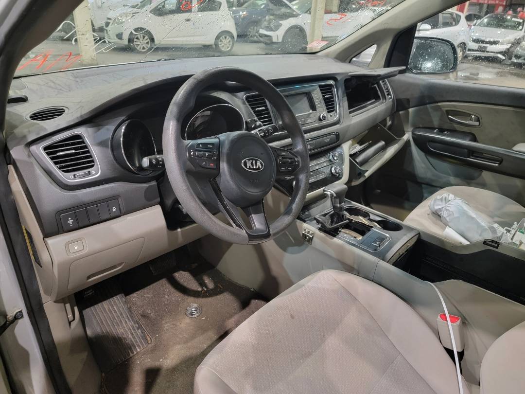 2017 KIA SEDONA — 161280 Miles — Lot 5C16H6272528 — Souq - Marhaba Auctions Used Cars - Image 7