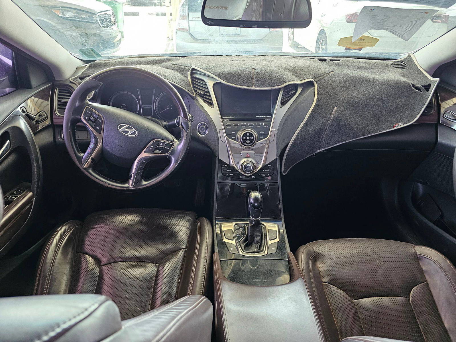 HYUNDAI GRANDEUR 2011 - Marhaba Auction Used Cars - Image 7