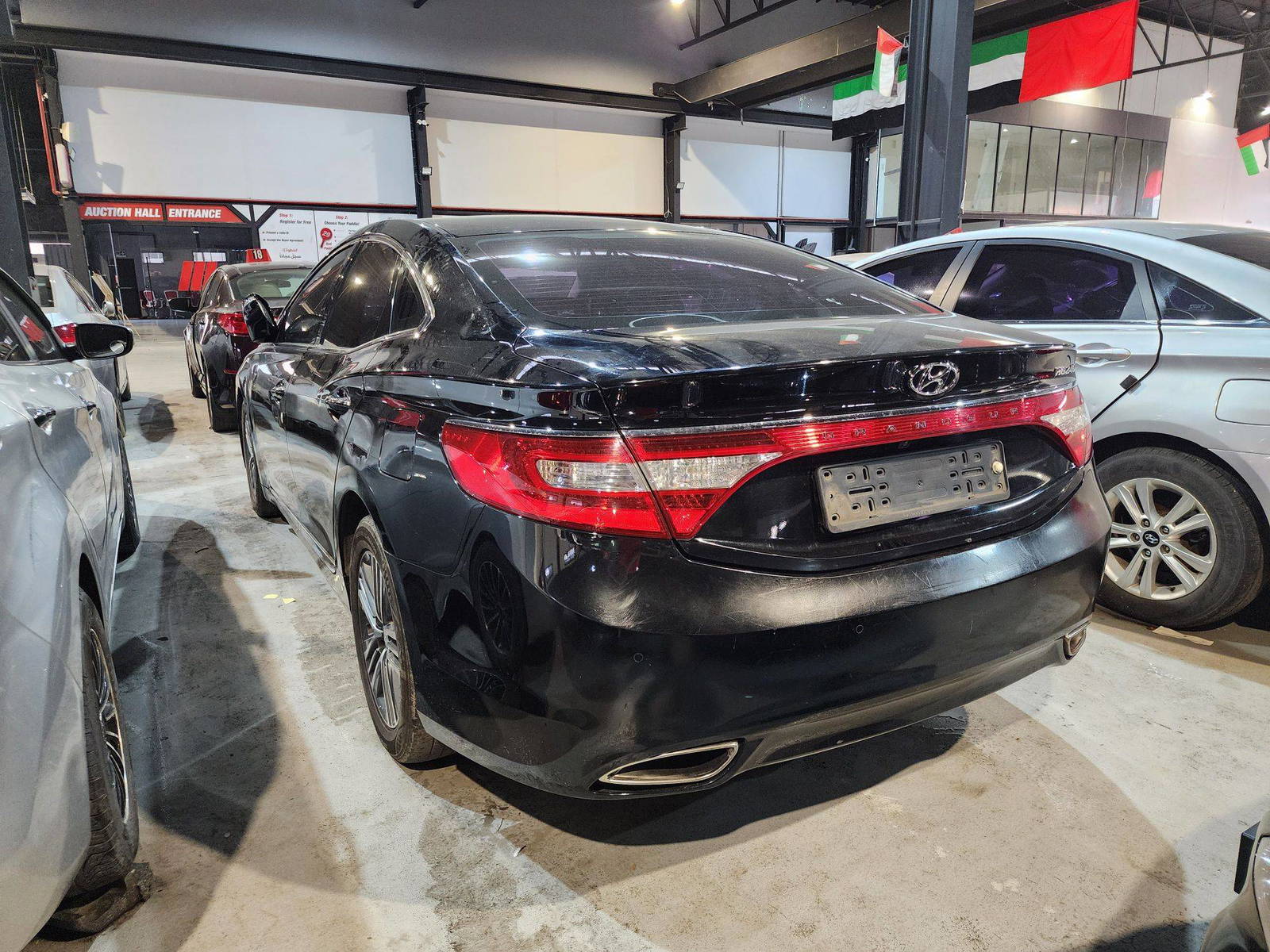 2014 HYUNDAI GRANDEUR — 225830 KM — Lot 328129 — Al Quoz - Marhaba Auctions Used Cars - Image 6