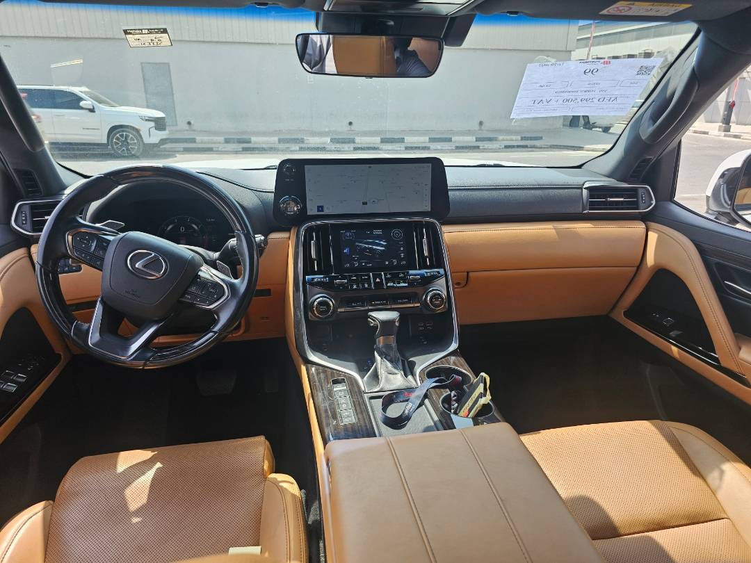 2023 LEXUS LX-600 — 163336 KM — Lot P4022929 — Souq - Marhaba Auctions Used Cars - Image 8
