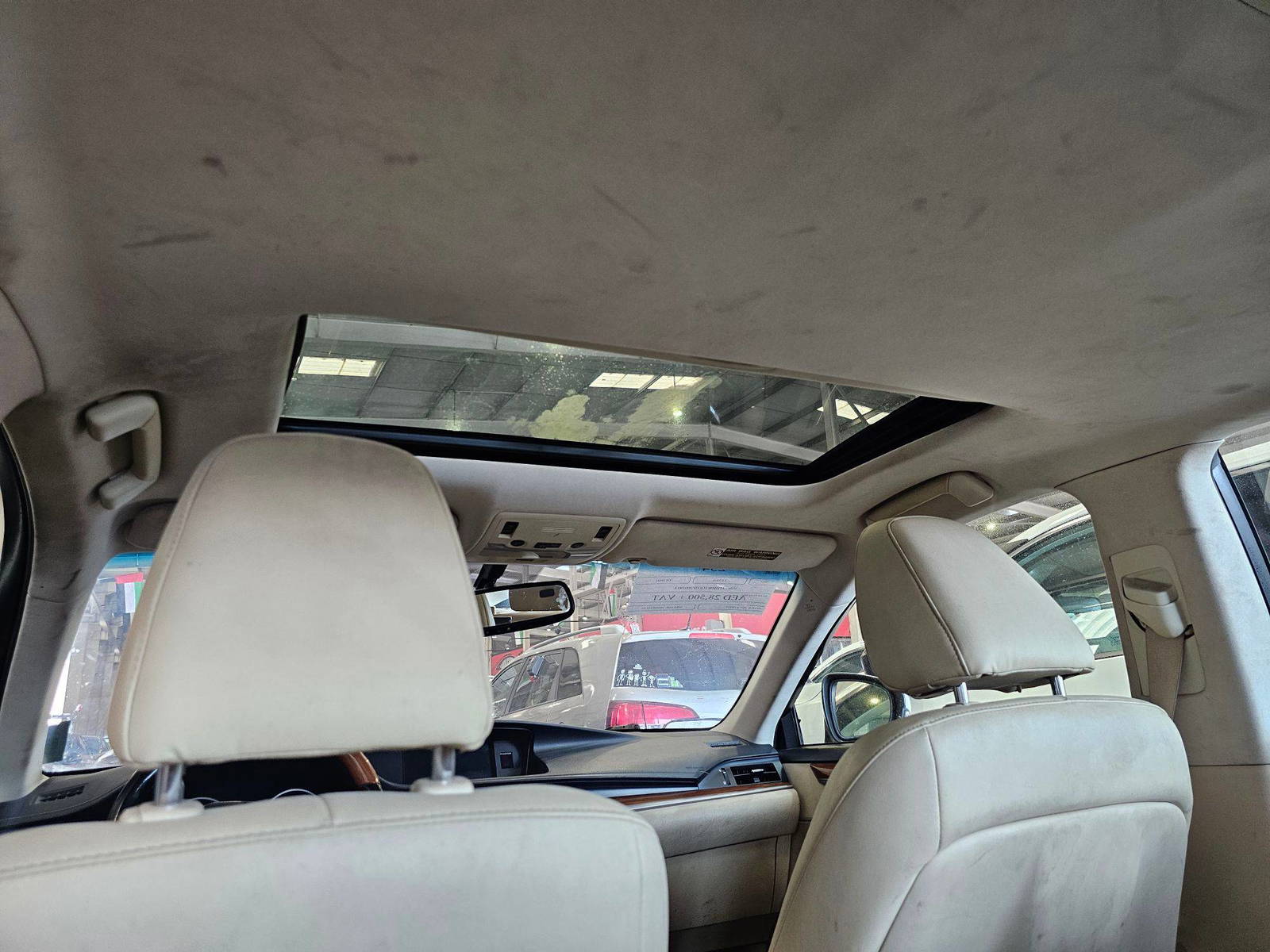 2015 LEXUS ES 300H — 206250 Miles — Lot 81677915 — Souq - Marhaba Auctions Used Cars - Image 10