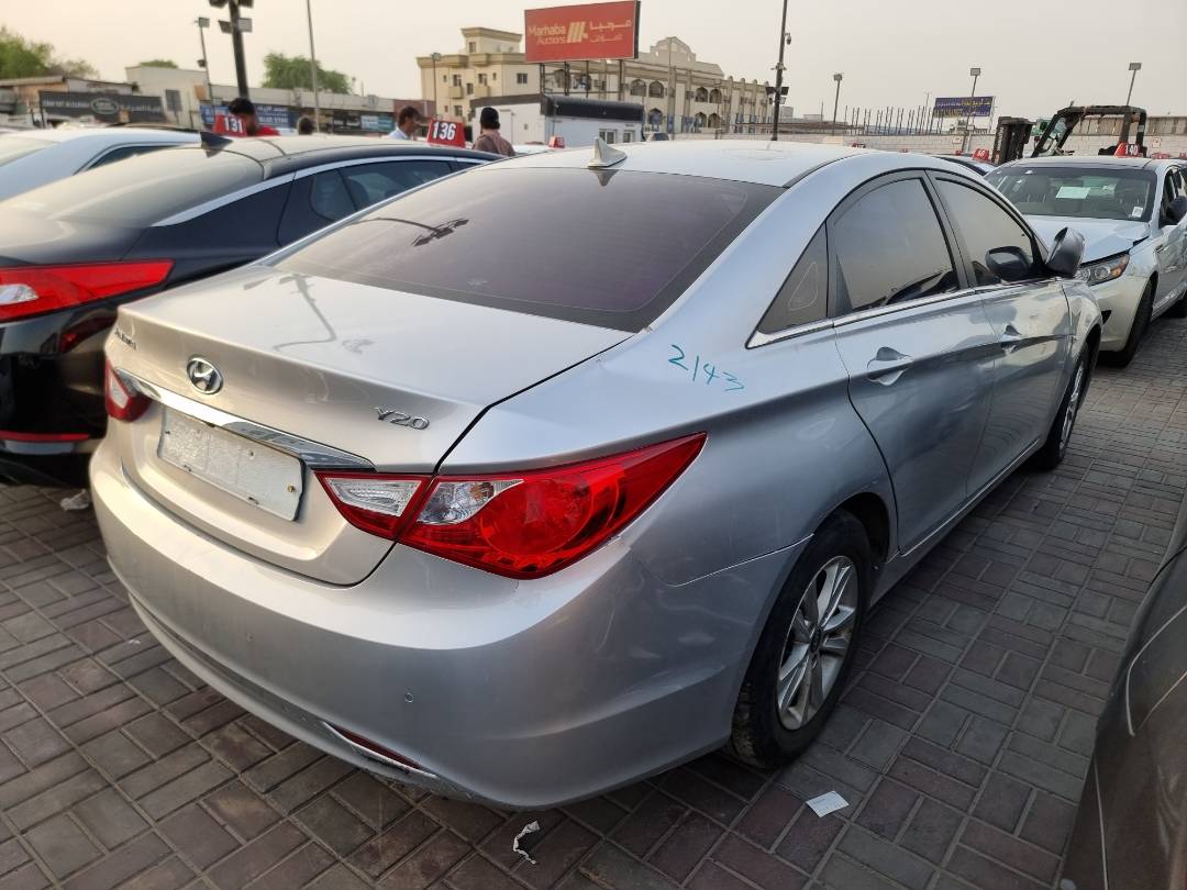 2011 HYUNDAI SONATA — 141284 KM — Lot 208525 — Ind. 12 - Marhaba Auctions Used Cars - Image 4
