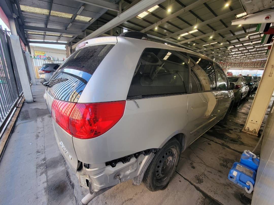 2006 TOYOTA SIENNA — 187968 Miles — Lot 69061424 — Main - Marhaba Auctions Used Cars - Image 4