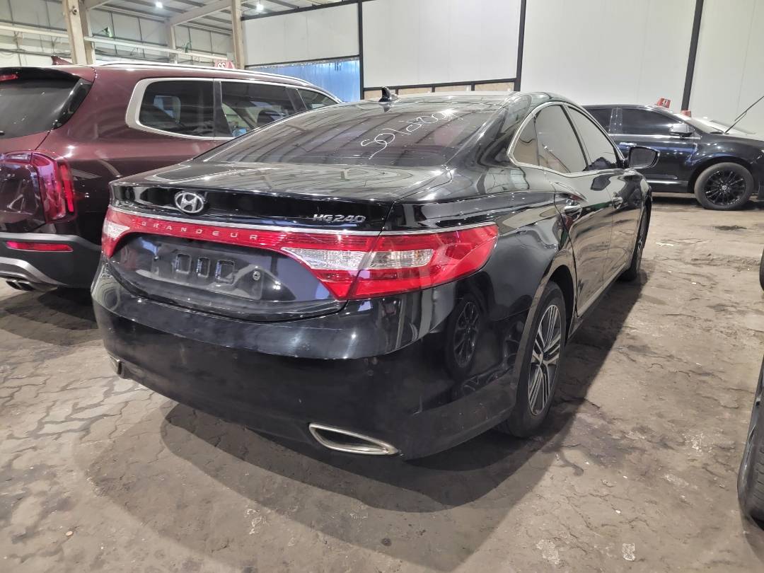 2013 HYUNDAI GRANDEUR — 182862 KM — Lot A250998 — Main - Marhaba Auctions Used Cars - Image 3
