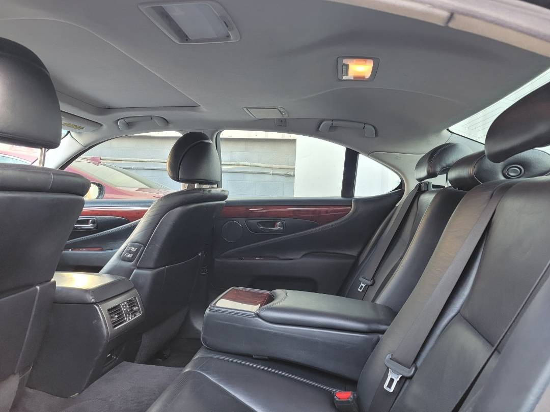2010 LEXUS LS 460 — 267992 Miles — Lot 5004843 — Main - Marhaba Auctions Used Cars - Image 7