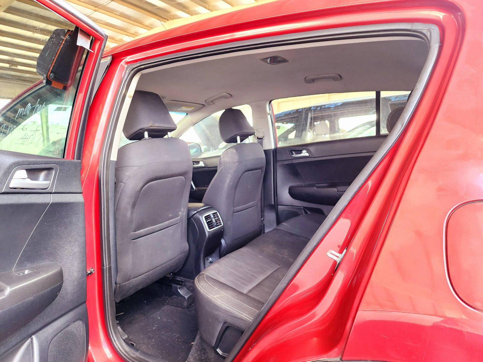 2020 KIA SPORTAGE — 105989 Miles — Lot 64042014 — Souq - Marhaba Auctions Used Cars - Image 6