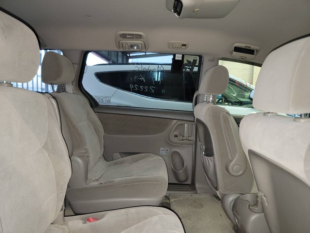 2004 TOYOTA SIENNA — 174021 Miles — Lot 38542606 - Marhaba Auctions Used Cars - Image 5