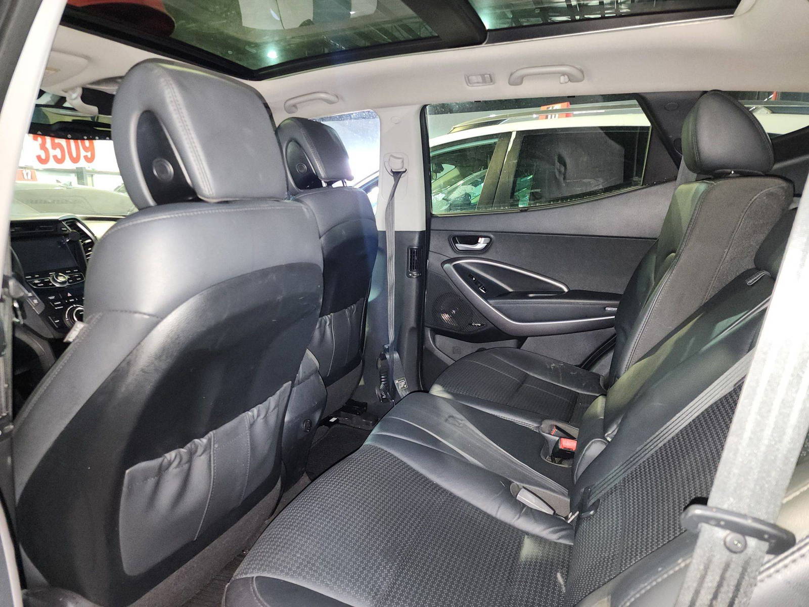 2016 HYUNDAI SANTA FE — 168395 Miles — Lot 41305162 — Al Quoz - Marhaba Auctions Used Cars - Image 7