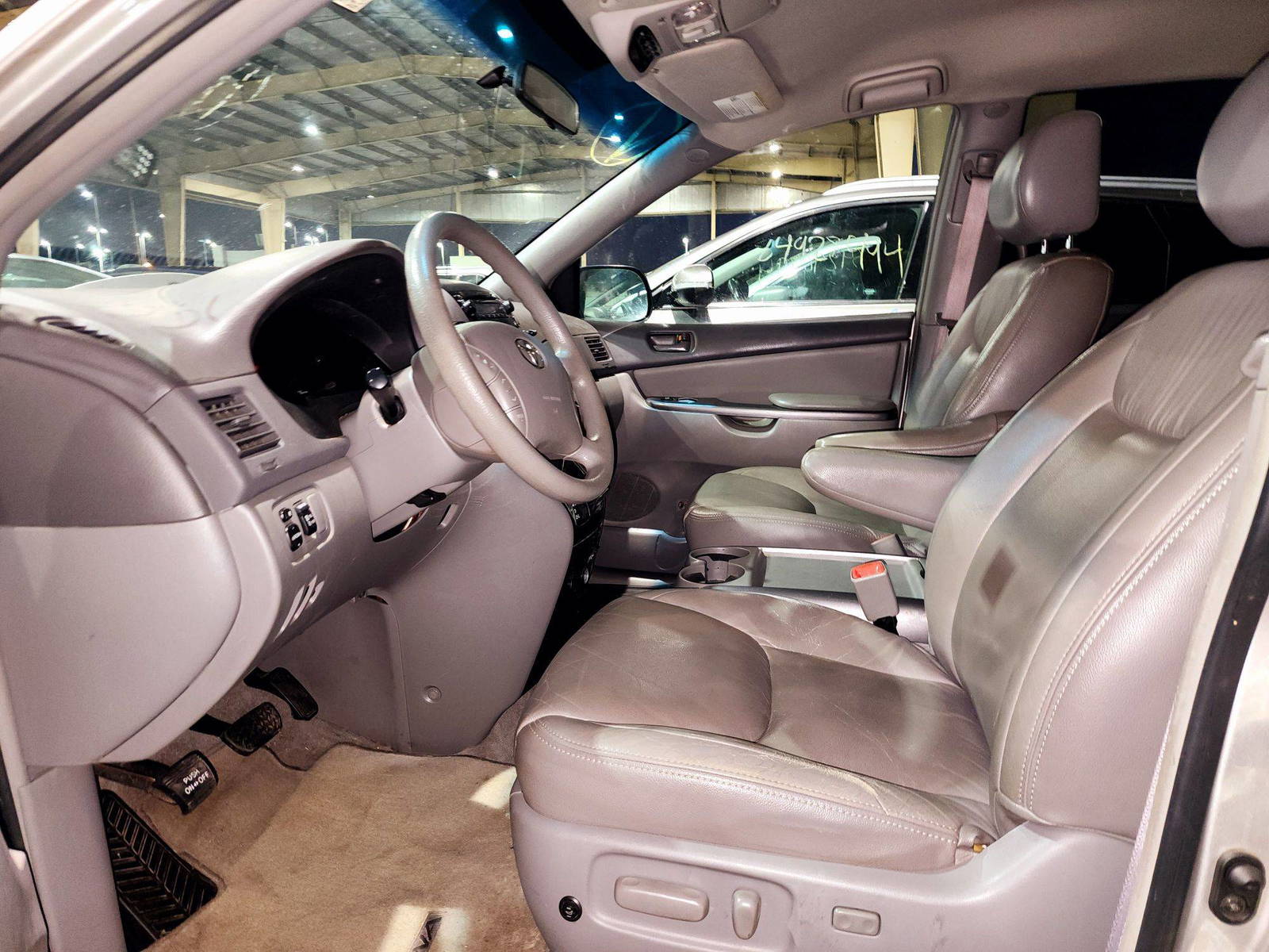 2010 TOYOTA SIENNA — 205365 Miles — Lot 82159804 — Souq - Marhaba Auctions Used Cars - Image 8