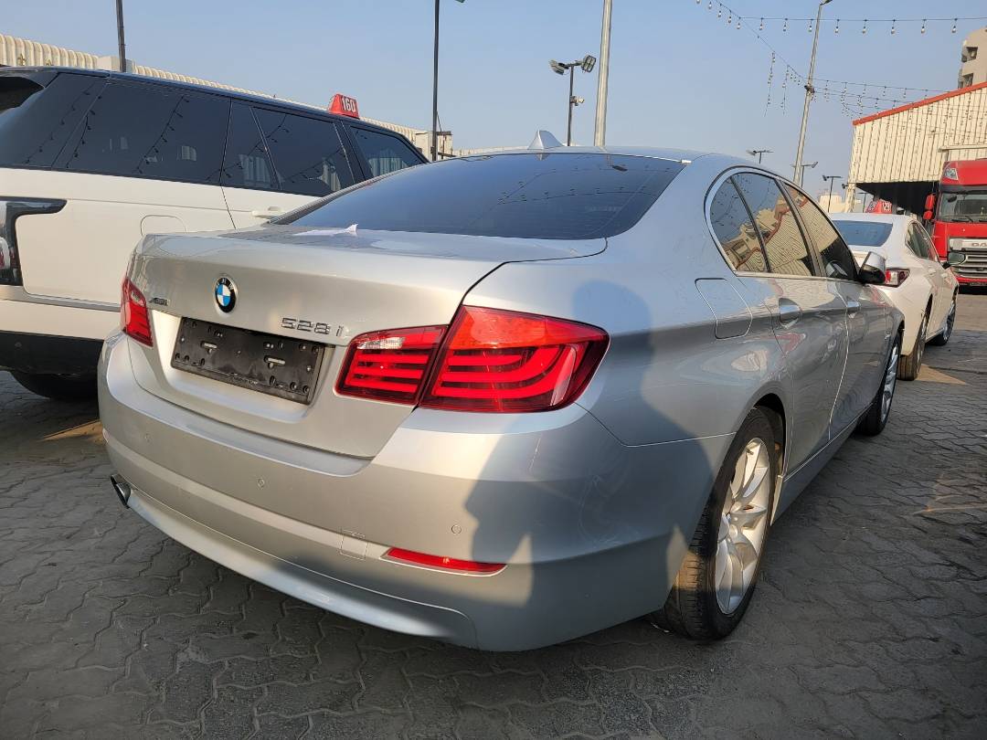 2009 BMW 528i — 267868 KM — Lot X39014 — Main - Marhaba Auctions Used Cars - Image 3