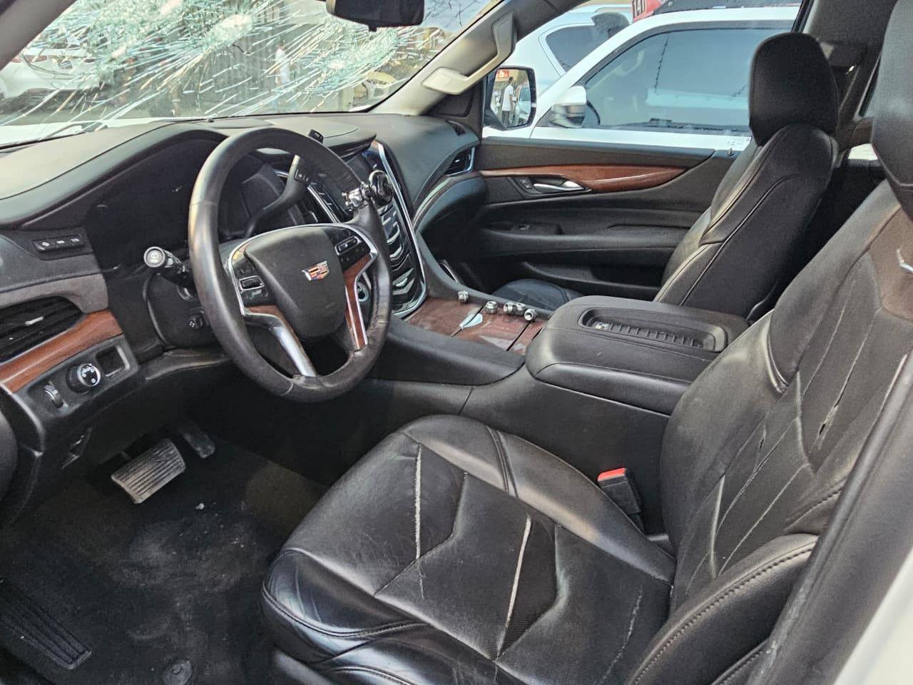 CADILLAC ESCALADE ESV PREMIUM LUXURY 2019 - Marhaba Auction Used Cars - Image 8