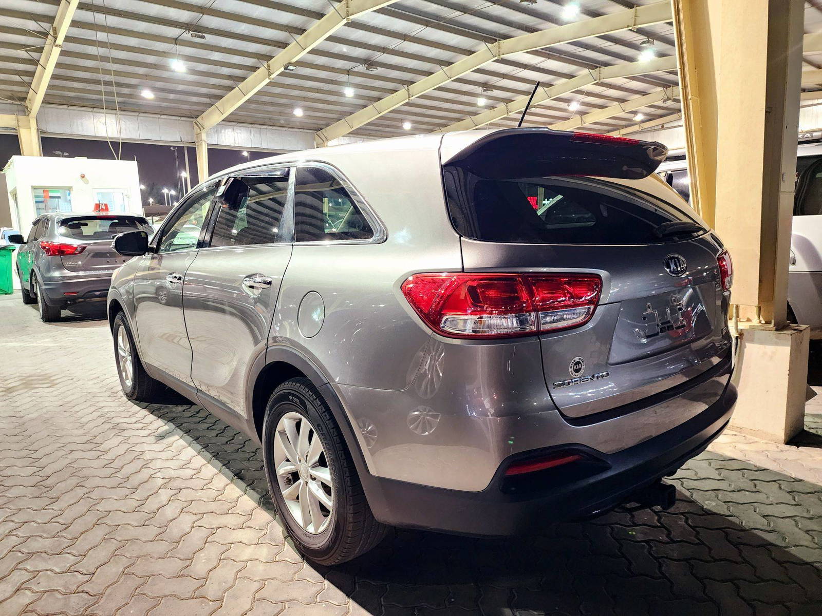 2017 KIA SORENTO — 163044 Miles — Lot 328333 — Souq - Marhaba Auctions Used Cars - Image 5