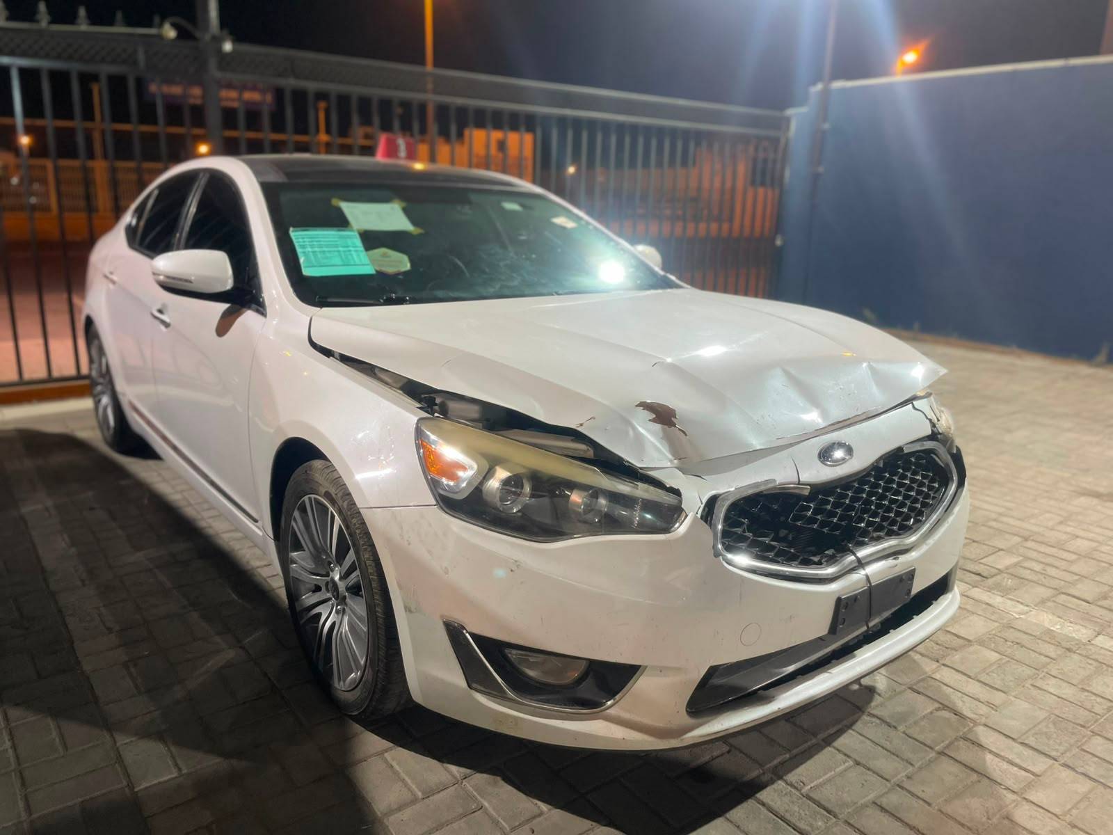 2016 KIA CADENZA — 181106 Miles — Lot 43701560 — Souq - Marhaba Auctions Used Cars - Image 4