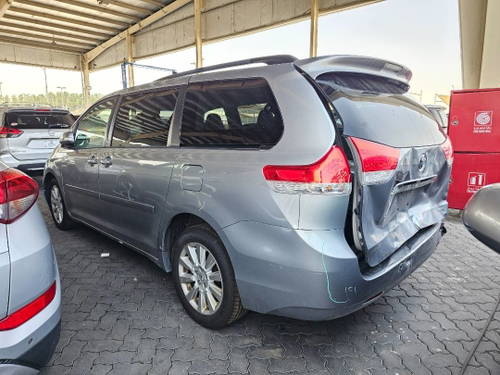 TOYOTA SIENNA