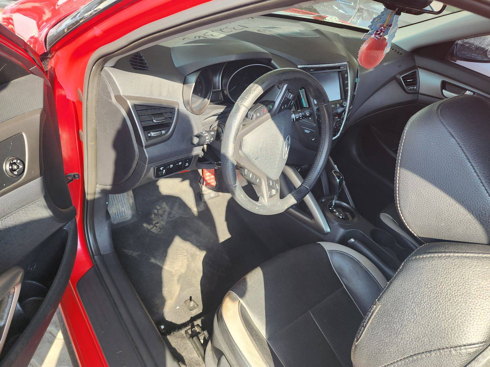 2013 HYUNDAI VELOSTER — 132368 Miles — Lot 37877281 - Marhaba Auctions Used Cars - Image 9