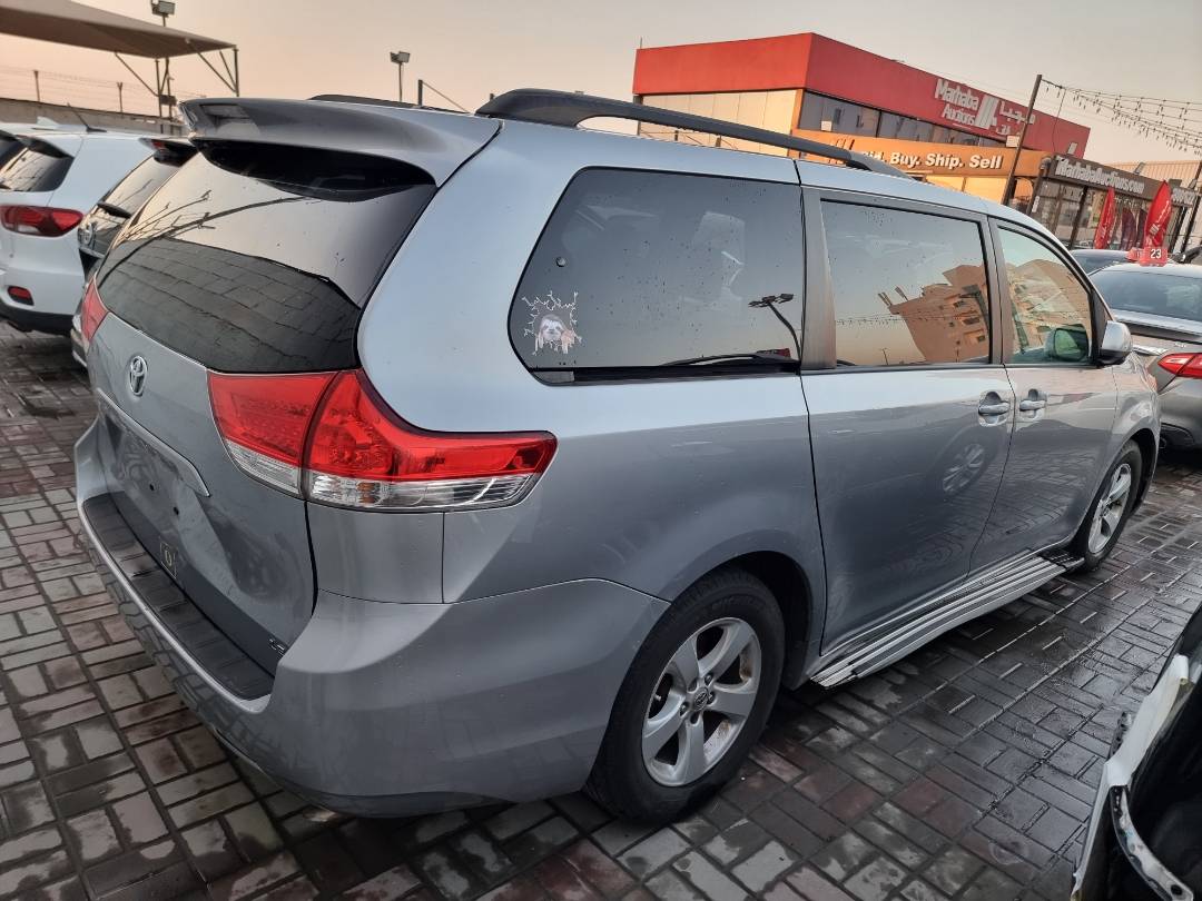 2011 TOYOTA SIENNA — 161667 Miles — Lot S083154 — Ind. 12 - Marhaba Auctions Used Cars - Image 4