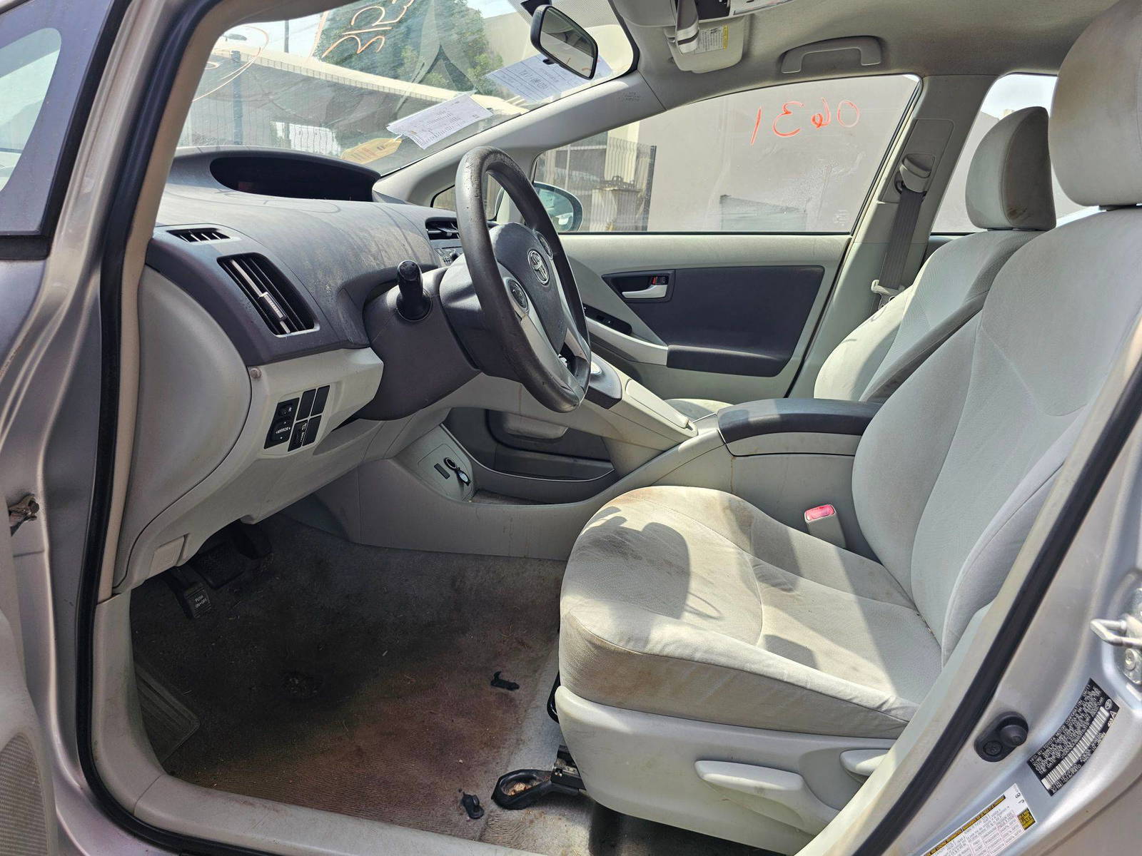 2011 TOYOTA PRIUS — 239423 Miles — Lot U8B5315319 — Souq - Marhaba Auctions Used Cars - Image 8