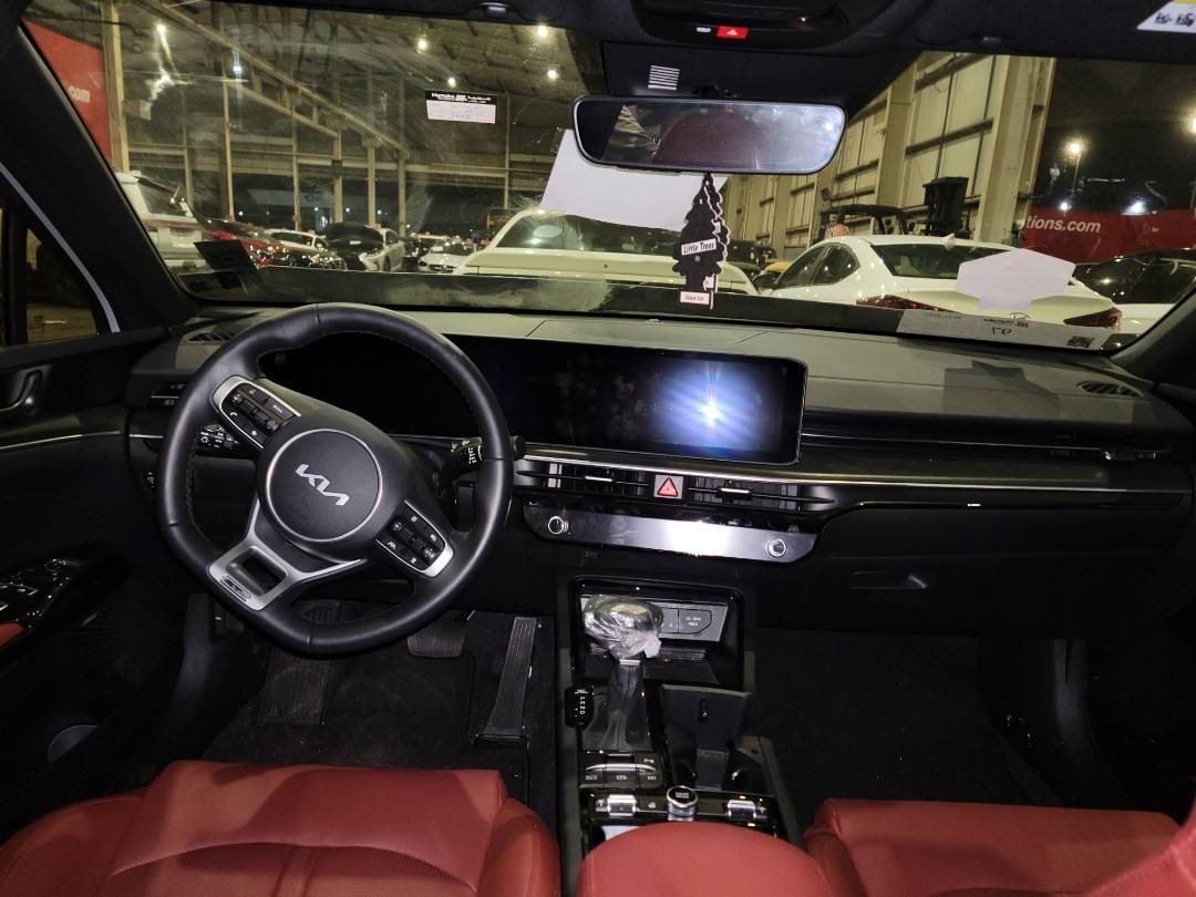 2025 KIA K5 — 3922 Miles — Lot 42746167 — Main - Marhaba Auctions Used Cars - Image 9