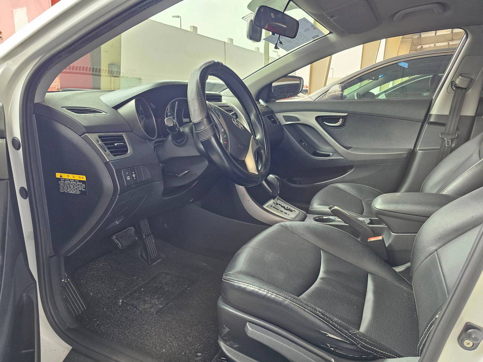 2012 HYUNDAI AVANTE — 200830 KM — Lot 590171 — Ind. 12 - Marhaba Auctions Used Cars - Image 8