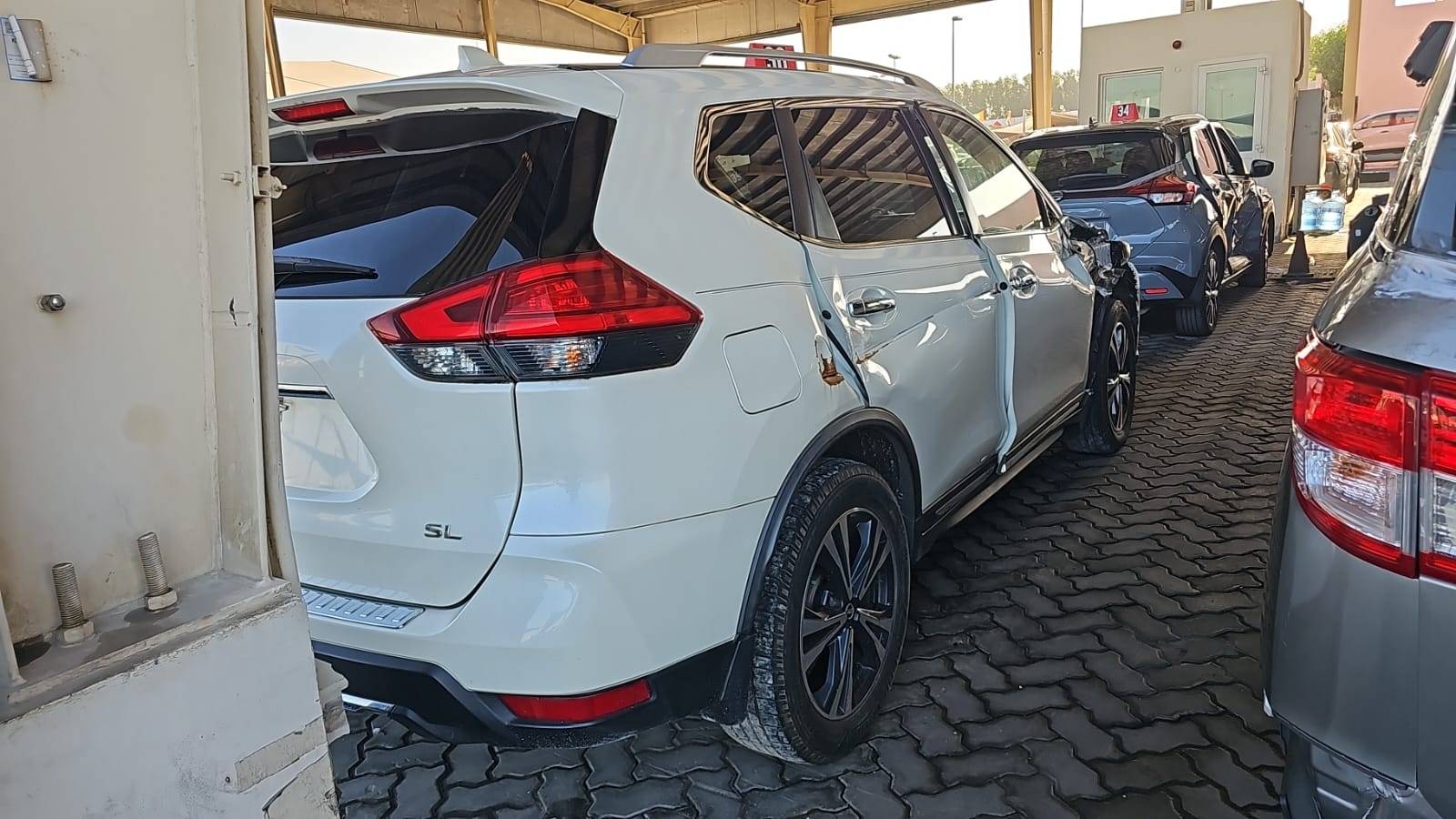 2017 NISSAN ROGUE — 102200 Miles — Lot 6HW154074 — Souq - Marhaba Auctions Used Cars - Image 11