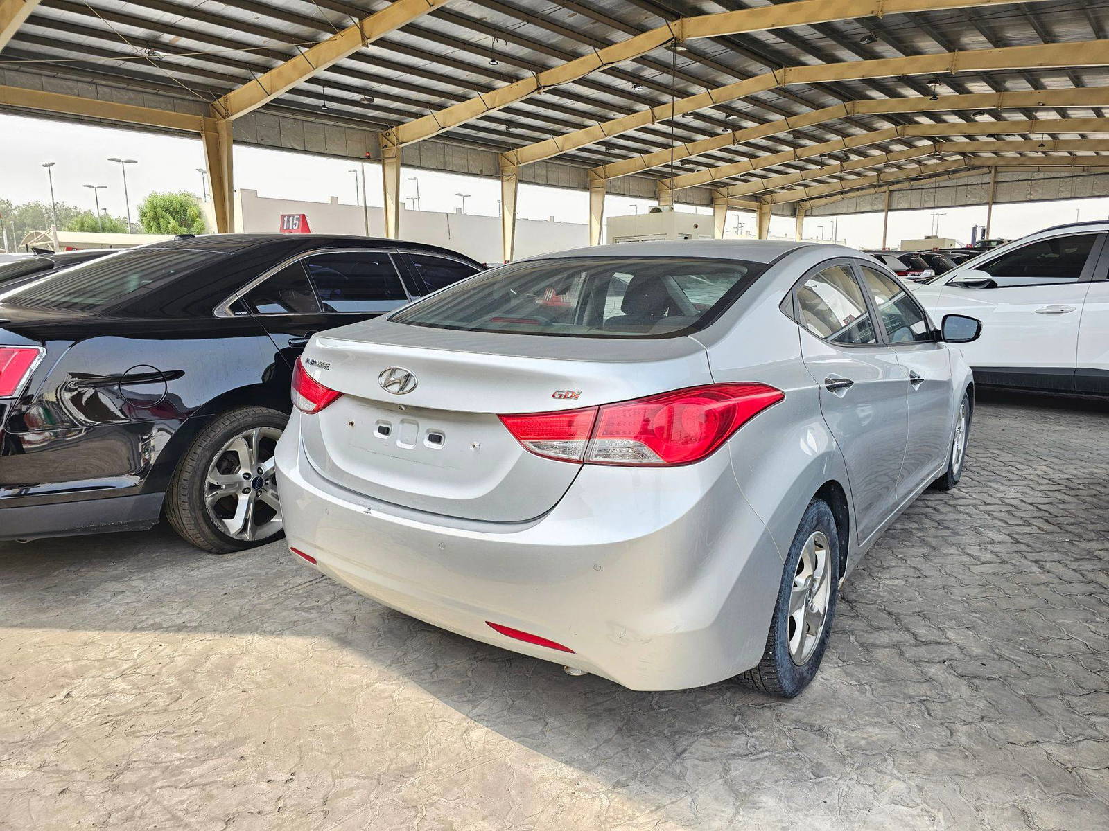 2013 HYUNDAI AVANTE — 187005 KM — Lot 796938 — Main - Marhaba Auctions Used Cars - Image 4