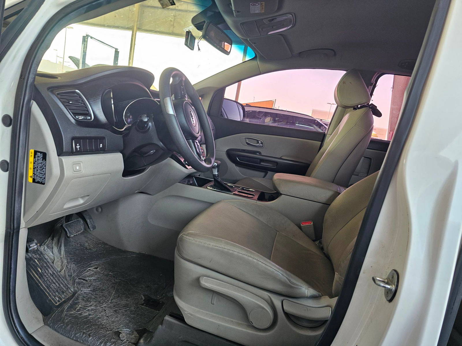 KIA CARNIVAL EX 2020 - Marhaba Auction Used Cars - Image 8