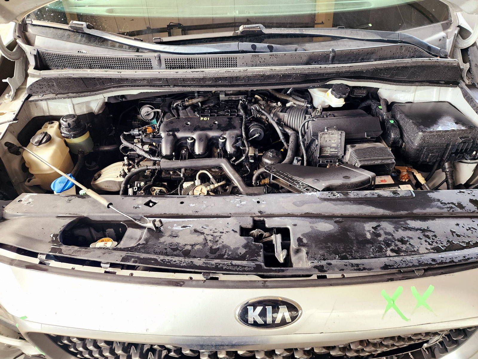 2015 KIA SEDONA — 168342 Miles — Lot 69981234 — Souq - Marhaba Auctions Used Cars - Image 12