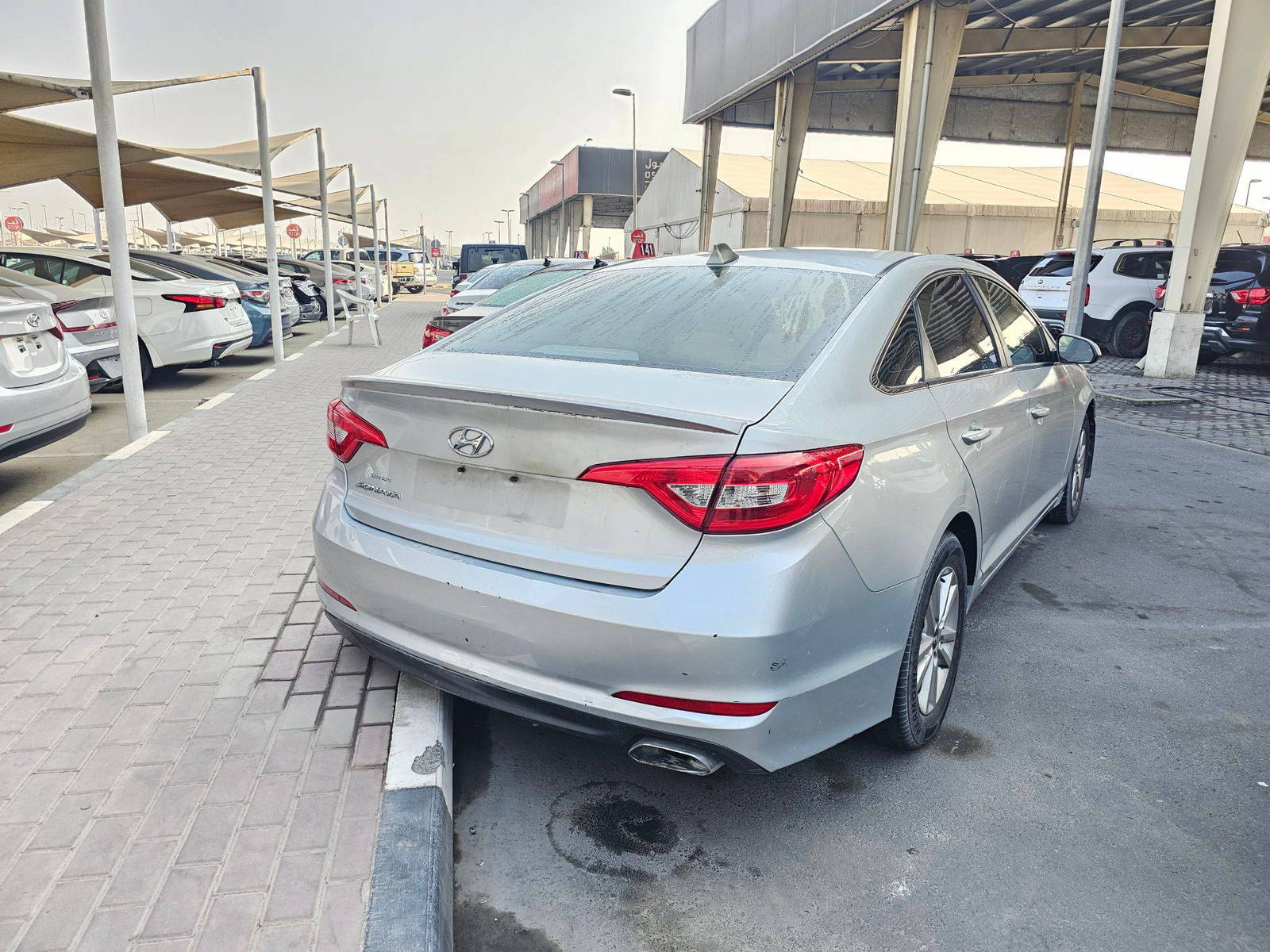 2015 HYUNDAI SONATA — 149211 Miles — Lot H106133 — Souq - Marhaba Auctions Used Cars - Image 5